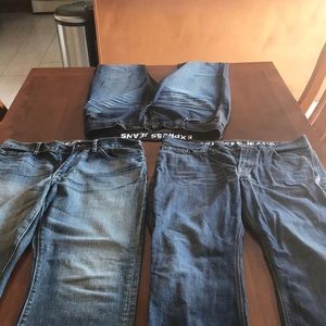 Bundle of 3 pairs of express jeans.